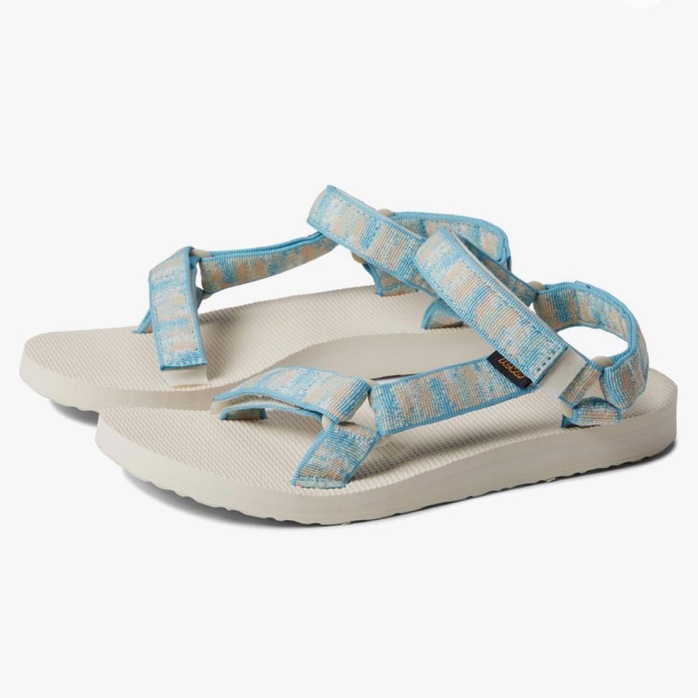 Teva universal womens light blue/ cream like NEW